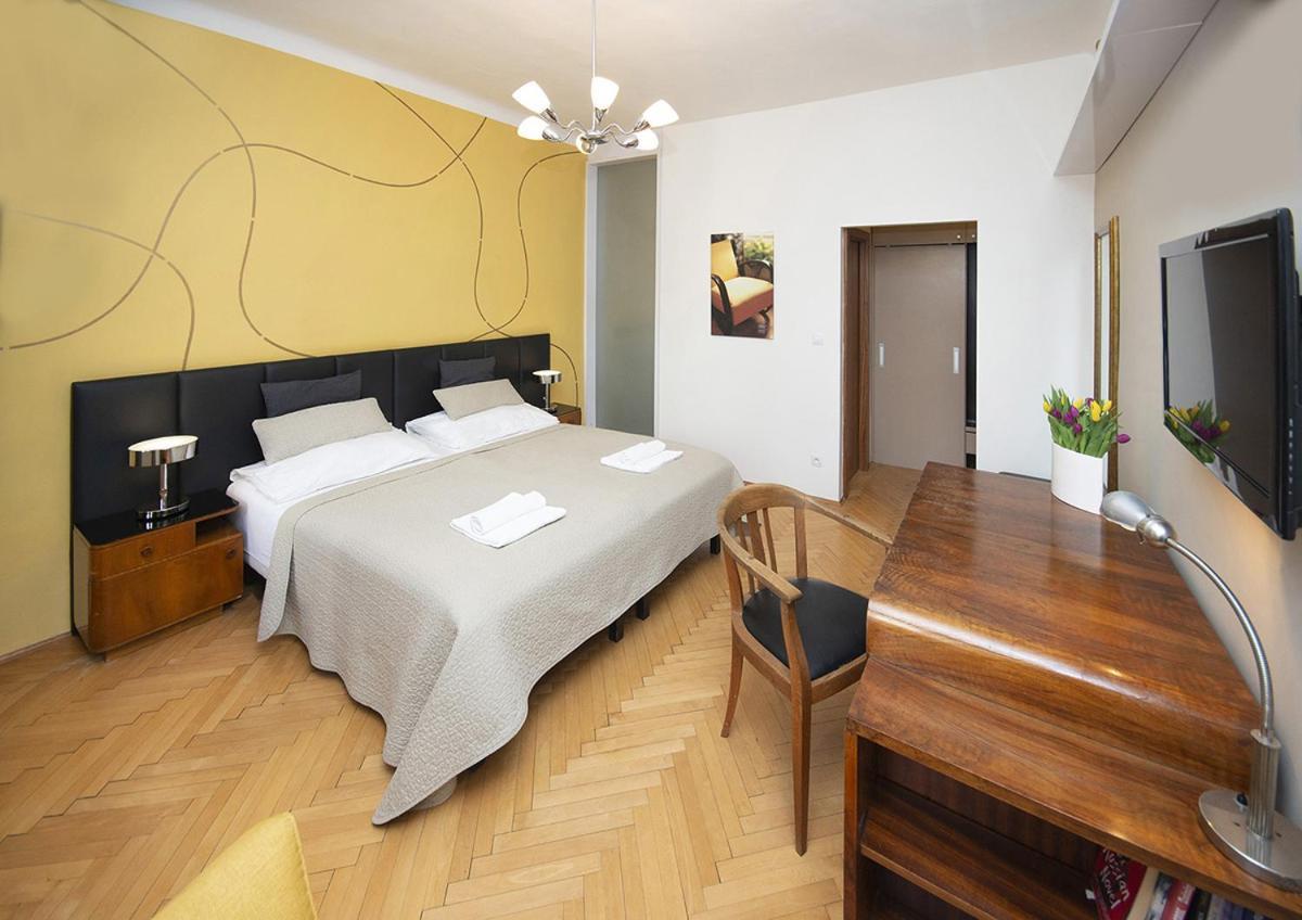 Bed&Breakfast & Apartment Klafe Brno Exterior photo